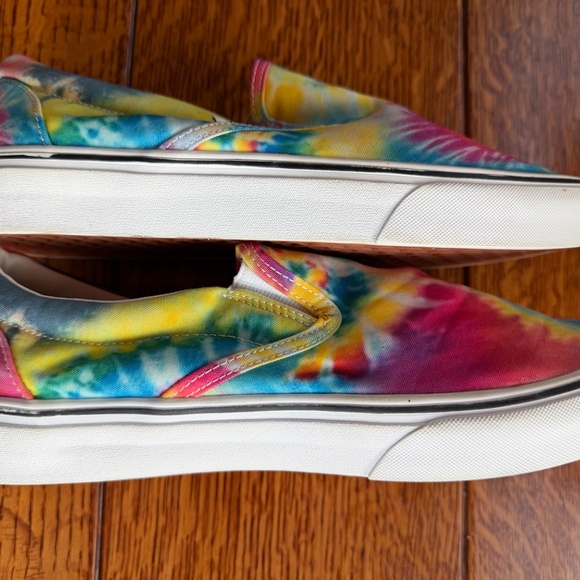 Vans tie-dyed multi-colored slip-on shoes. Women's 8.5, Men's 7. - Picture 5 of 8